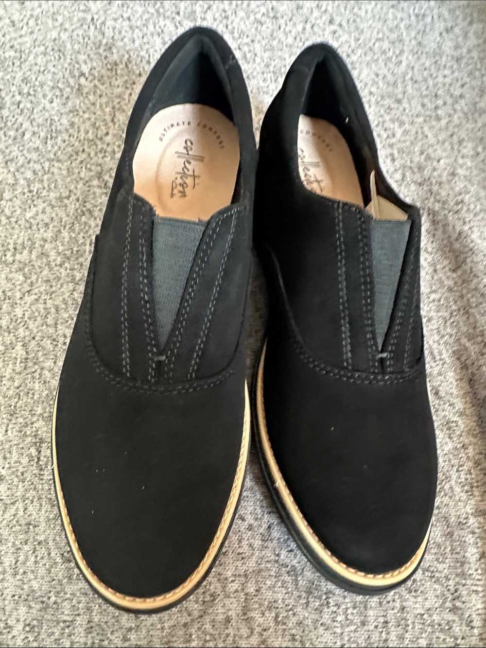 New Clarks Black Slip-On Suede Loafers with Contrast leather Welt Sz 8.5